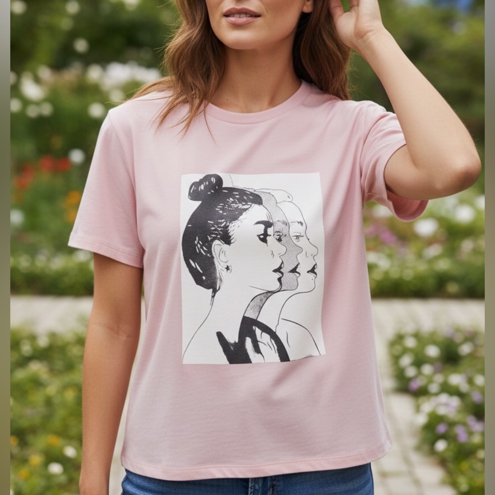 NEW•S-L•Top Bun Silhouette Print Tee•NWT•
